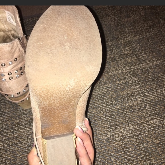 Not rated brand tan/cream studded ankle booties - Picture 2 of 3